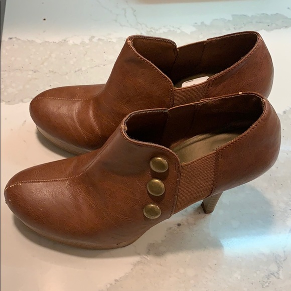 Ladies brown ankle boots - Picture 3 of 9